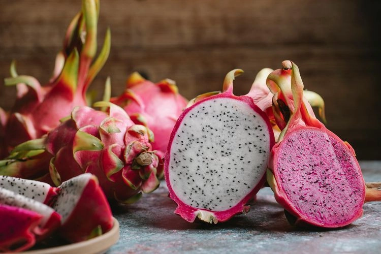 Apa Boleh Konsumsi Buah Naga Setiap Hari? Berikut Penjelasannya…