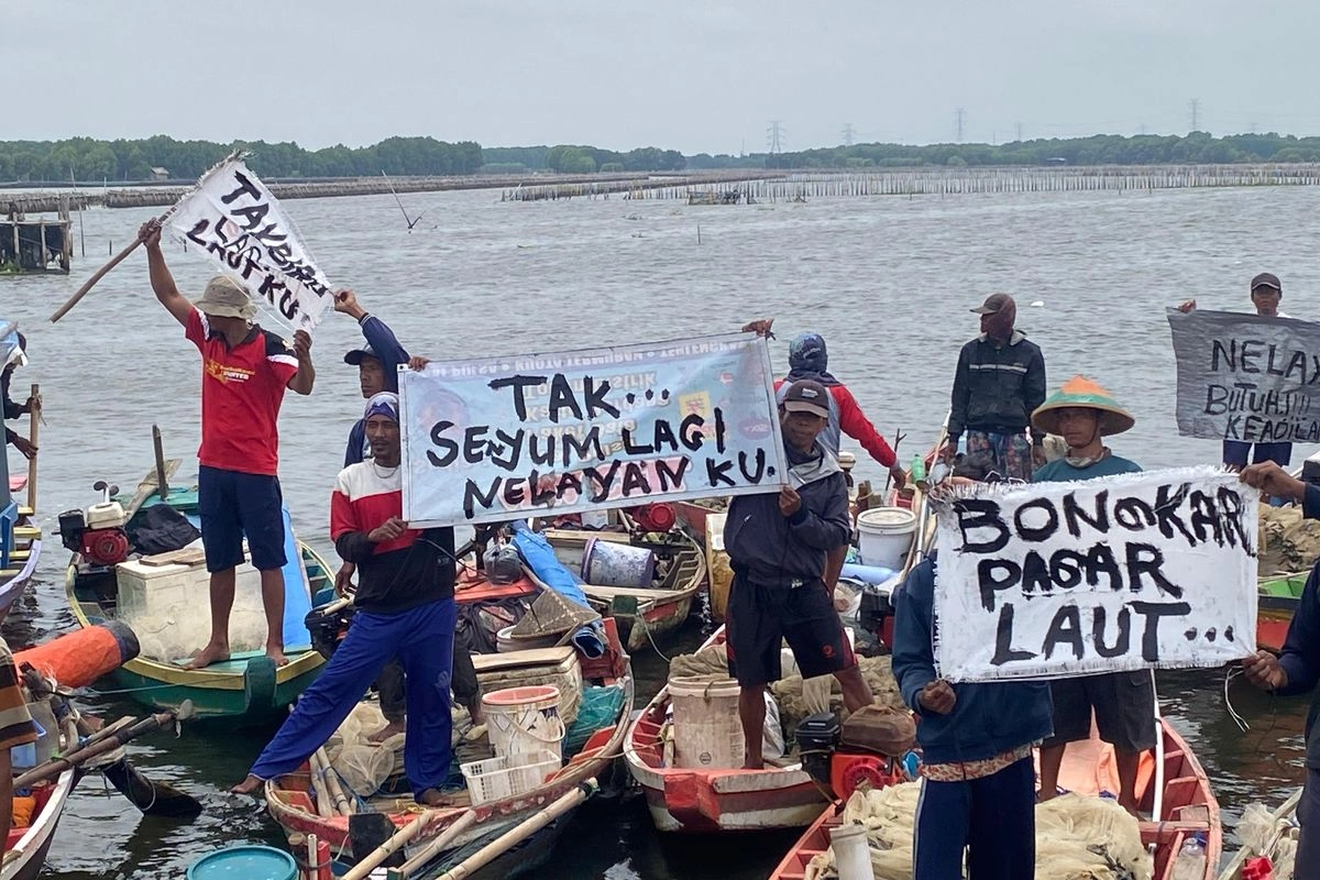 KKP Hari Ini Bongkar Pagar Laut Bekasi