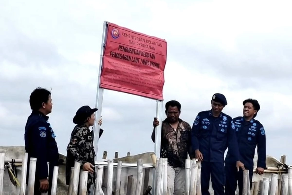 KKP Janji Awasi Pembongkaran Pagar Laut Bekasi sampai Tuntas