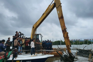 Pembongkaran Pagar Laut Bekasi Ditarget Selesai 7 Hari