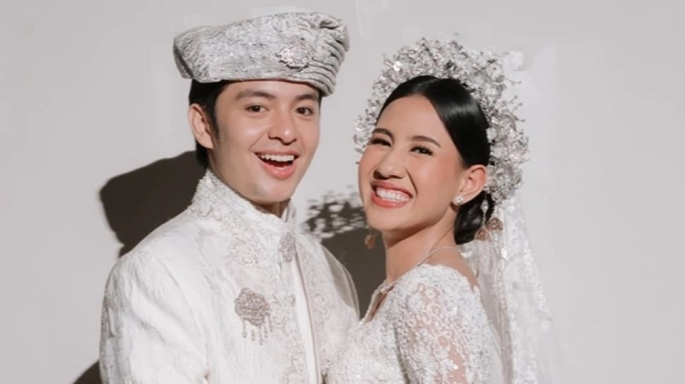 Asal-usul Tradisi Lempar Bunga Pengantin, Siapa yang Beruntung di Pernikahan Shenina Cinnamon?