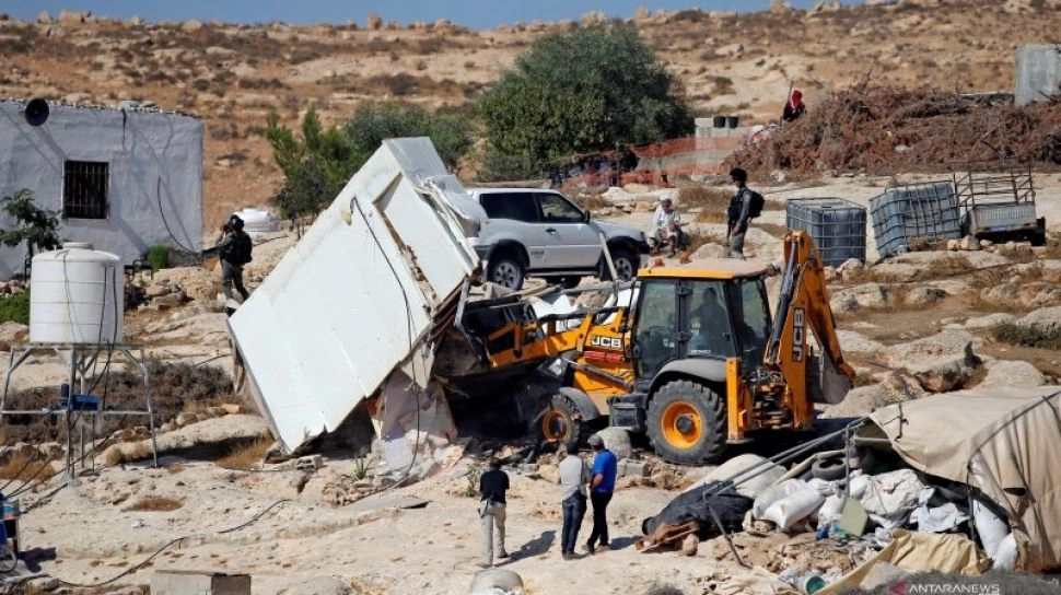 Buldoser Israel Ratakan Nur Shams, Ribuan Warga Palestina Mengungsi
