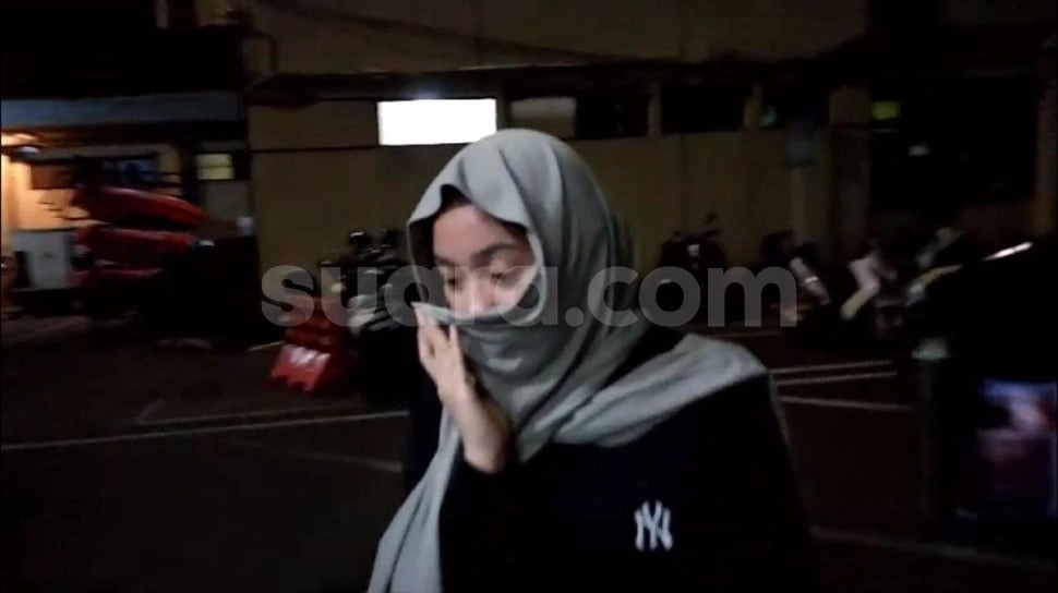 Sosok Papi yang Peluk Laura Meizani, Bukan Ayah Kandung