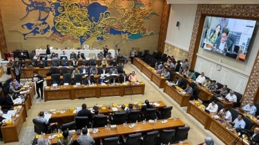 DPR Pertanyakan Ketidakhadiran Bahlil dan Mensesneg dalam Rapat Revisi UU Minerba 