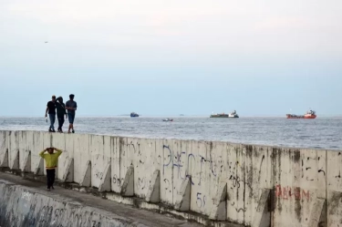 Ancaman Rob dan Abrasi Semakin Mengkhawatirkan, Pembangunan Giant Sea Wall Dianggap Solusi Tepat