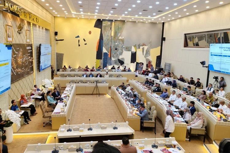 Gerindra Ancam ''Rujak'' Pejabat yang Tutup Layanan Publik karena Alasan Efisiensi