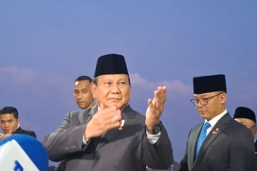 Momen Lucu Prabowo Pose 