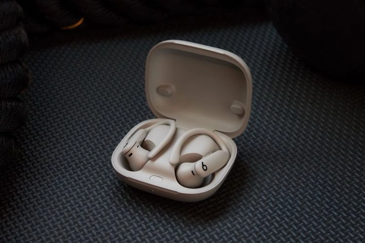 TWS Powerbeats Pro 2 Meluncur dengan Sensor Detak Jantung