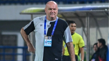 Bojan Hodak Nilai Persija dalam Tekanan Hadapi Persib