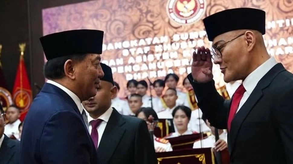 Pendidikan Deddy Corbuzier, Lulusan S3 Sulap Jadi Stafsus Menteri Pertahanan