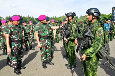 Bakal Bertugas di Perbatasan Papua, KSAL Periksa Kesiapan Operasi Batalyon Marinir di Sarang Petarung Cilandak
