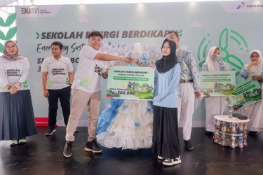 Masifkan Penggunaan Energi Bersih di Lingkungan Pendidikan, Pertagas Sebar Panel Surya untuk PLTS di Sekolah-sekolah