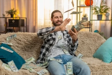 Rezeki Sebanyak Buih Lautan: 5 Weton Pemilik Takdir Istimewa dengan Harta Telah Disiapkan Setinggi Gunung dan Segera Diserahkan Secepatnya