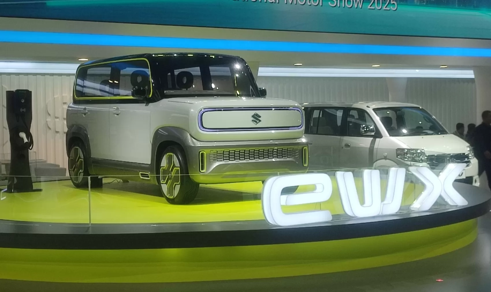 Suzuki Perkenalkan Mobil Konsep Listrik eWx pada IIMS 2025
