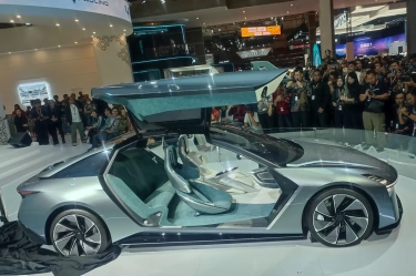 Tampak Canggih! Wuling Perkenalkan Mobil Konsep ‘Light of ASEAN’ yang Revolusioner di IIMS 2025