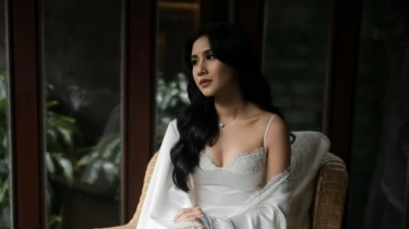 Pesona Wedding Robe Shenina Cinnamon: Elegansi Minimalis Karya Hian Tjen