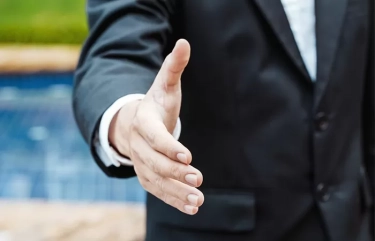 10 Cara Bersikap Elegan dan Meningkatkan Rasa Hormat Seiring Bertambahnya Usia: Bersikaplah Sopan Agar Tak Diabaikan