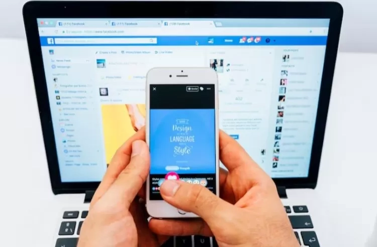 10 Ciri Kepribadian Orang yang Mengandalkan Facebook sebagai Sumber Berita Utama, Menurut Psikologi