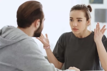 Jika Seseorang Selalu Berdebat dengan Anda tentang 7 Hal Ini, Mereka Tidak Layak Dipertahankan