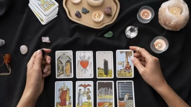 Ramalan Kartu Tarot untuk Setiap Zodiak 15 Februari 2025: Temukan Pesan Semesta dan Panduan untuk Harimu!