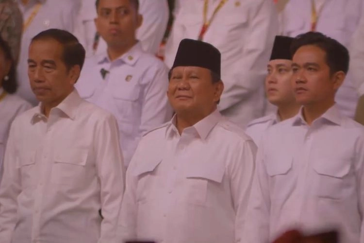 HUT Ke-17 Partai Gerindra, Prabowo Duduk Diapit Jokowi-Gibran