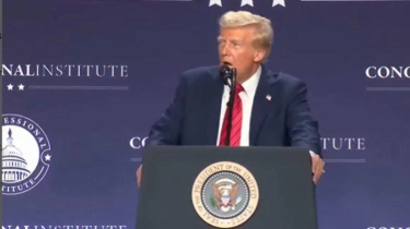 Donald Trump Pecat Ribuan Pegawai Pemerintah AS demi Efisiensi Anggaran