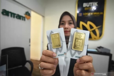 Harga Emas Antam Turun Tipis Rp 7.000 jadi Rp 1.671.000 Per Gram