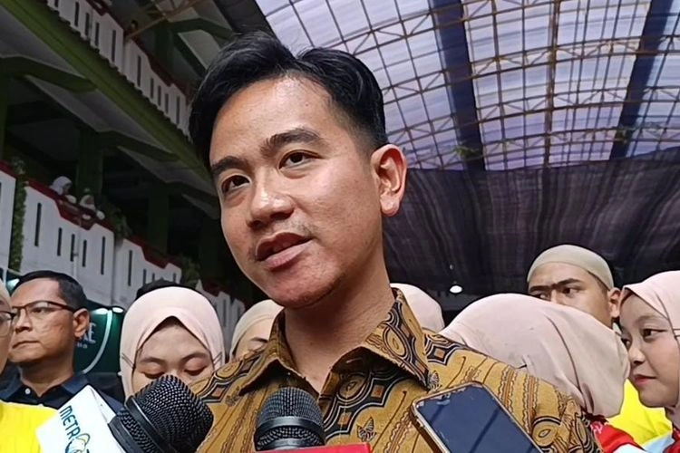 Tinjau Cek Kesehatan Gratis, Gibran: Banyak yang Belum ''Aware'' Program Ini