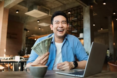 Sukses Besar di Tahun Ular Kayu! Inilah 9 Shio yang Diprediksi Akan Memiliki Usaha Lancar dan Berlimpah Keberuntungan di Tahun 2025