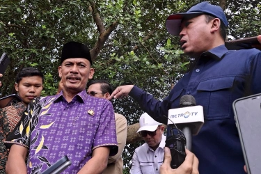 Dulu Debat dengan Nusron, Kades Kohod Kini Tersangka Kasus Pagar Laut Tangerang