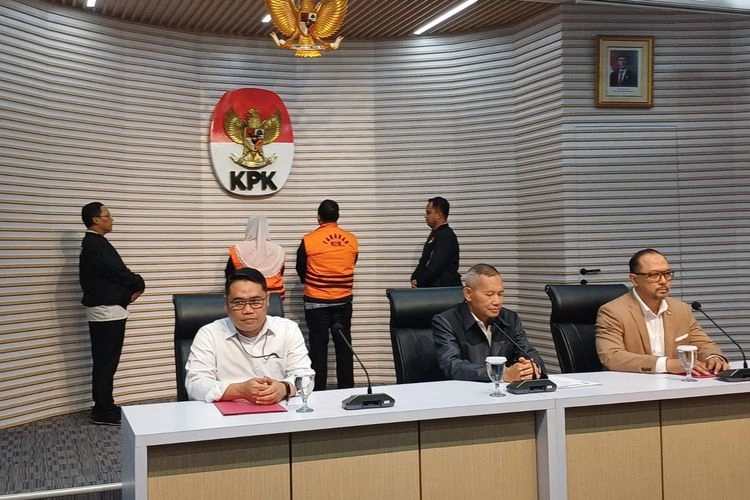 Mbak Ita dan Suami Jadi Tersangka Kasus Korupsi Pengadaan Kursi SD