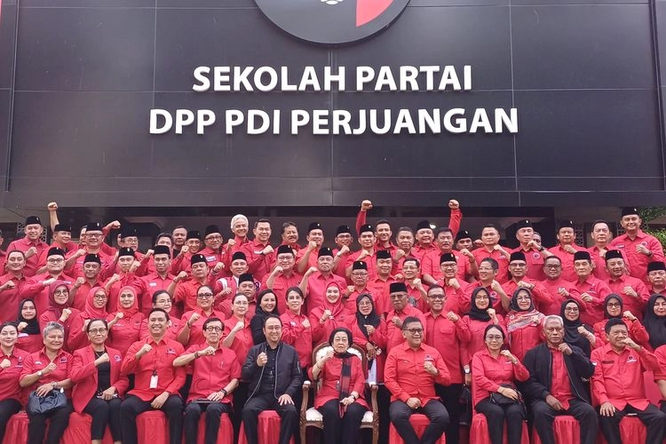 Megawati Ingatkan Kader PDI-P Tak ''Main Anggaran'', Nanti Jadi Sandera Politik