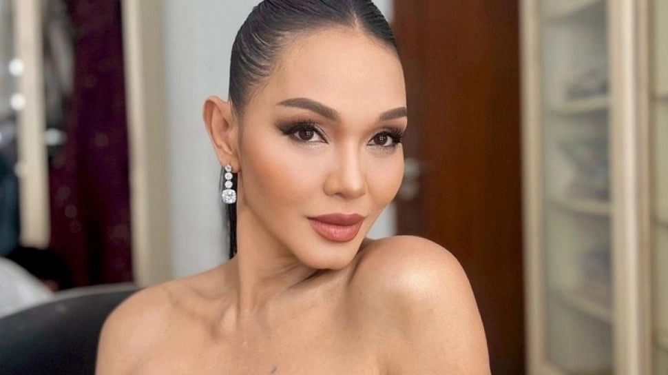 Riwayat Pendidikan Bunda Corla, Sentil Wamenaker soal Syarat Kerja Tak Masuk Akal