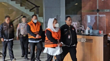BREAKING NEWS Wali Kota Semarang Mbak Ita Resmi Pakai Rompi Oranye KPK