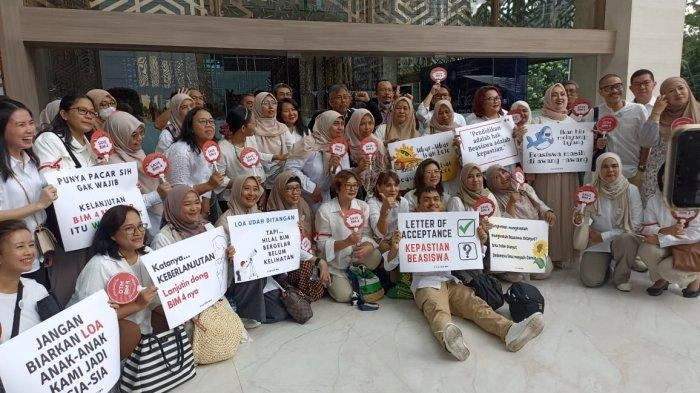 Tadi Pagi, Kantor Kemendiktisaintek Ternyata Sempat Didemo Jelang Kabar Reshuffle Menteri Satryo