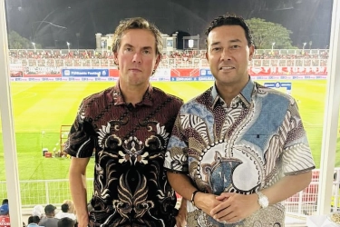 Denny Landzaat Terus Asah Bahasa Indonesia demi Timnas Garuda