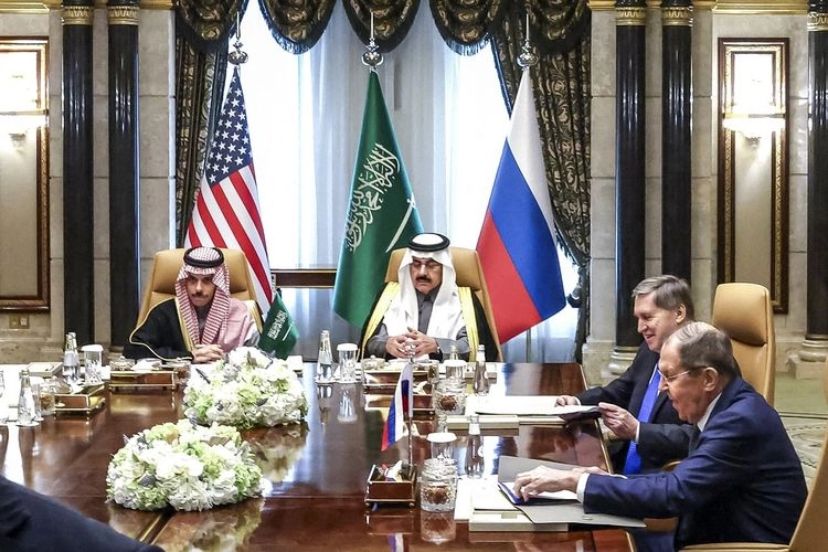 Di Arab Saudi, Rusia-AS Bentuk Tim untuk Akhiri Perang Rusia-Ukraina
