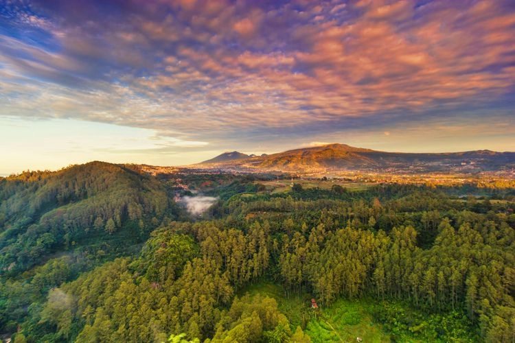 Itinerary Seharian di Bandung, Bisa Wisata Alam dan Belanja