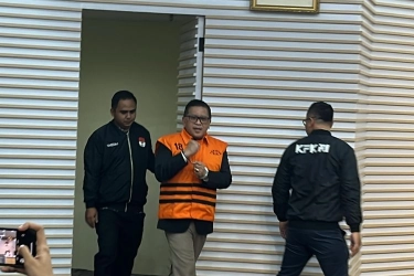 Perjalanan Kasus Hasto: Lolos OTT, Ajukan Praperadilan, Kini Ditahan