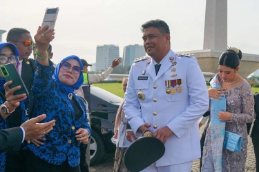 Siap Digembleng di Magelang, Bobby Nasution Bawa Baju Pol PP