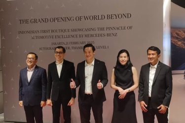 Beri Pengalaman Konsumen Kenal Lebih Dekat Lini Teratasnya, Mercedes-Benz Perkenalkan Showroom 'World Beyond'