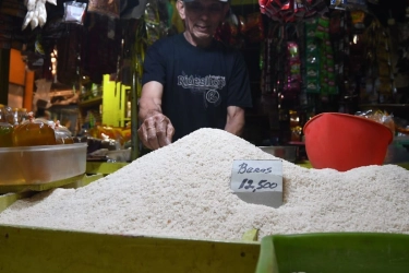 Bahan Pokok 21 Februari 2025: Harga Beras, Cabai, dan Daging Naik