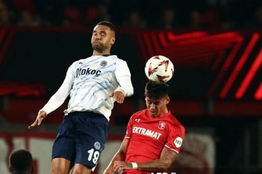 Hasil Liga Europa: Mees Hilgers Bikin Gol Bunuh Diri, Twente Tersingkir
