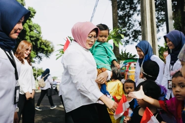 Perkuat Kepedulian Sosial, DWP Kemensos Salurkan Bantuan untuk Sentra Handayani