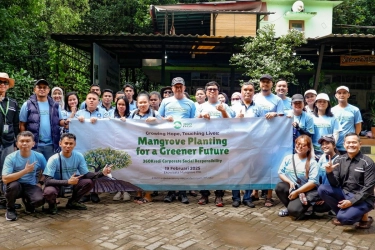 Pindar 360Kredi Ajak Komunitas Tunanetra Tanam Mangrove di Pesisir Jakarta