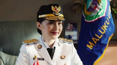 Jadi Gubernur Terkaya, Makeup Flawless dan Pakaian Dinas Putih Sherly Tjoanda Sebelum Dilantik Tuai Sorotan