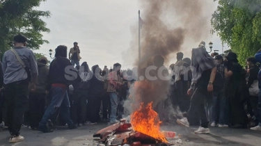 Ribuan Mahasiswa dan Masyarakat Sipil Bersatu Demo 'Indonesia Gelap' Siang Ini, Longmarch dari TIM ke Patung Kuda