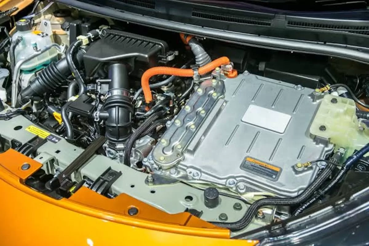 Apa Jadinya Jika Baterai Mobil Hybrid Rusak, Masih Bisa Jalan?