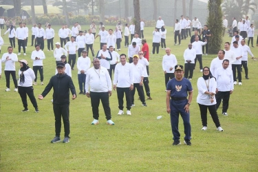 Awali Hari Kedua Retreat, Kepala Daerah Senam Pagi Bersama