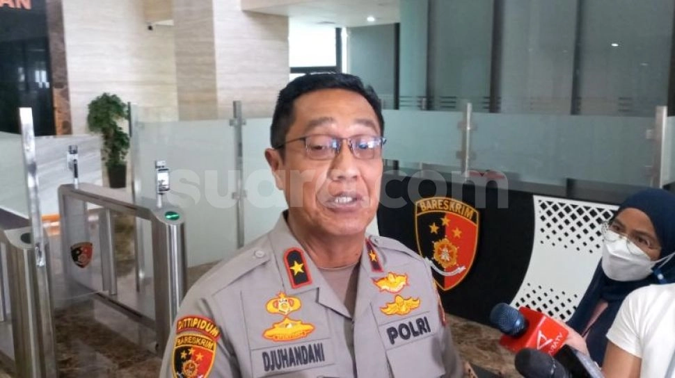 Dilaporkan ke Propam Terkait Kasus Penggelapan Sertifikat Tanah, Brigjen Djuhandhani Santai: Silakan!